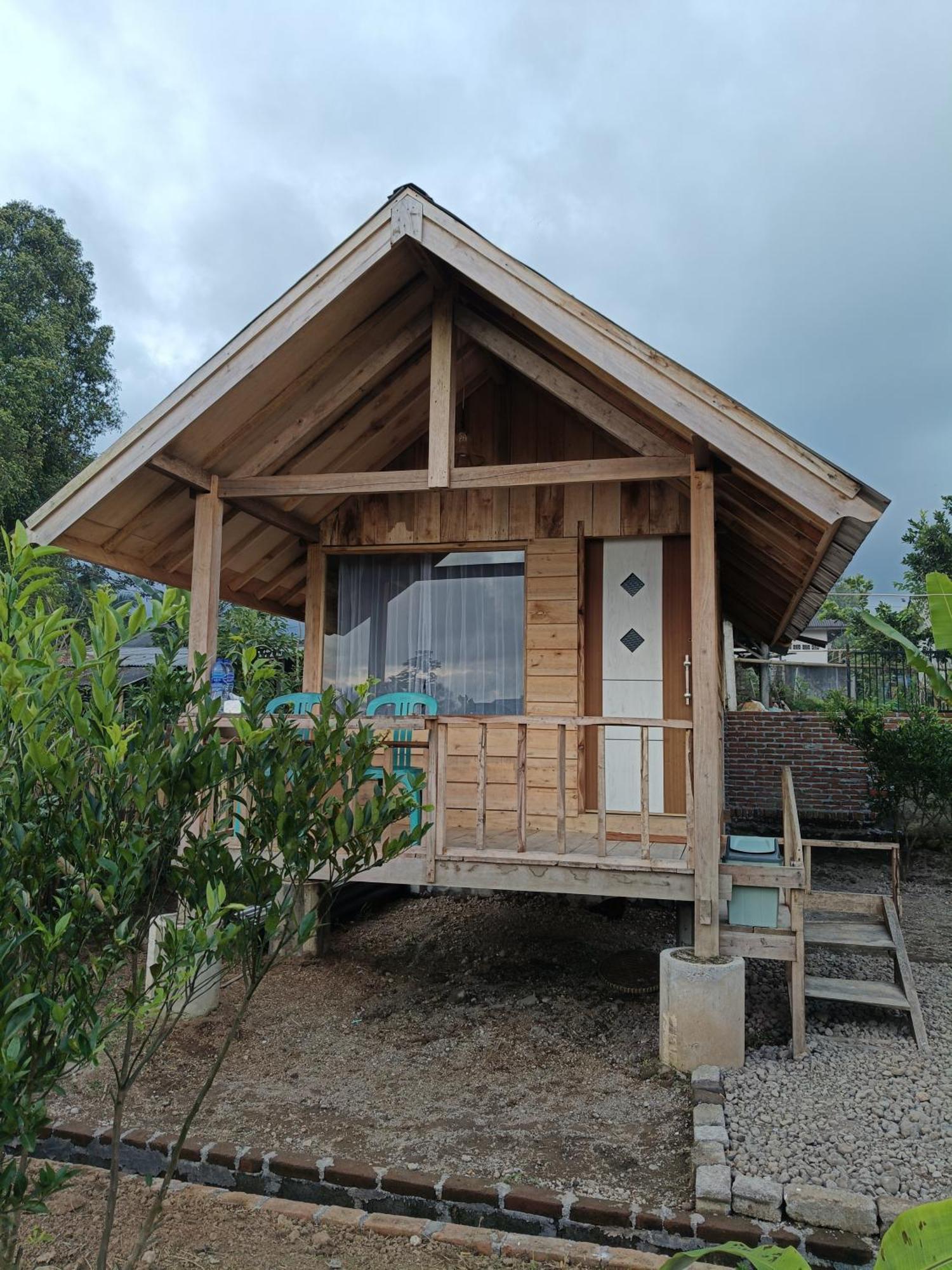 Raturinjani Homestay Selong Exteriér fotografie