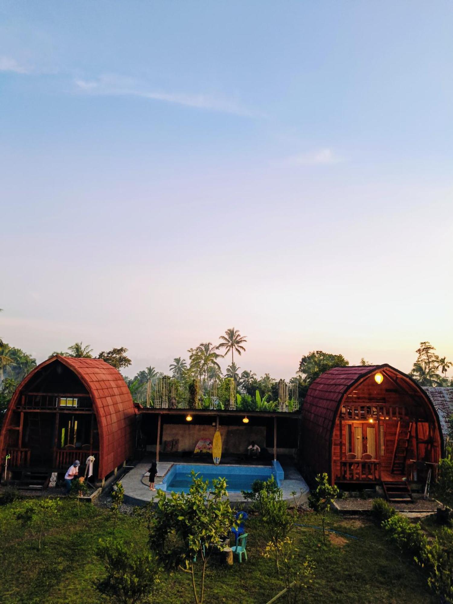 Raturinjani Homestay Selong Exteriér fotografie