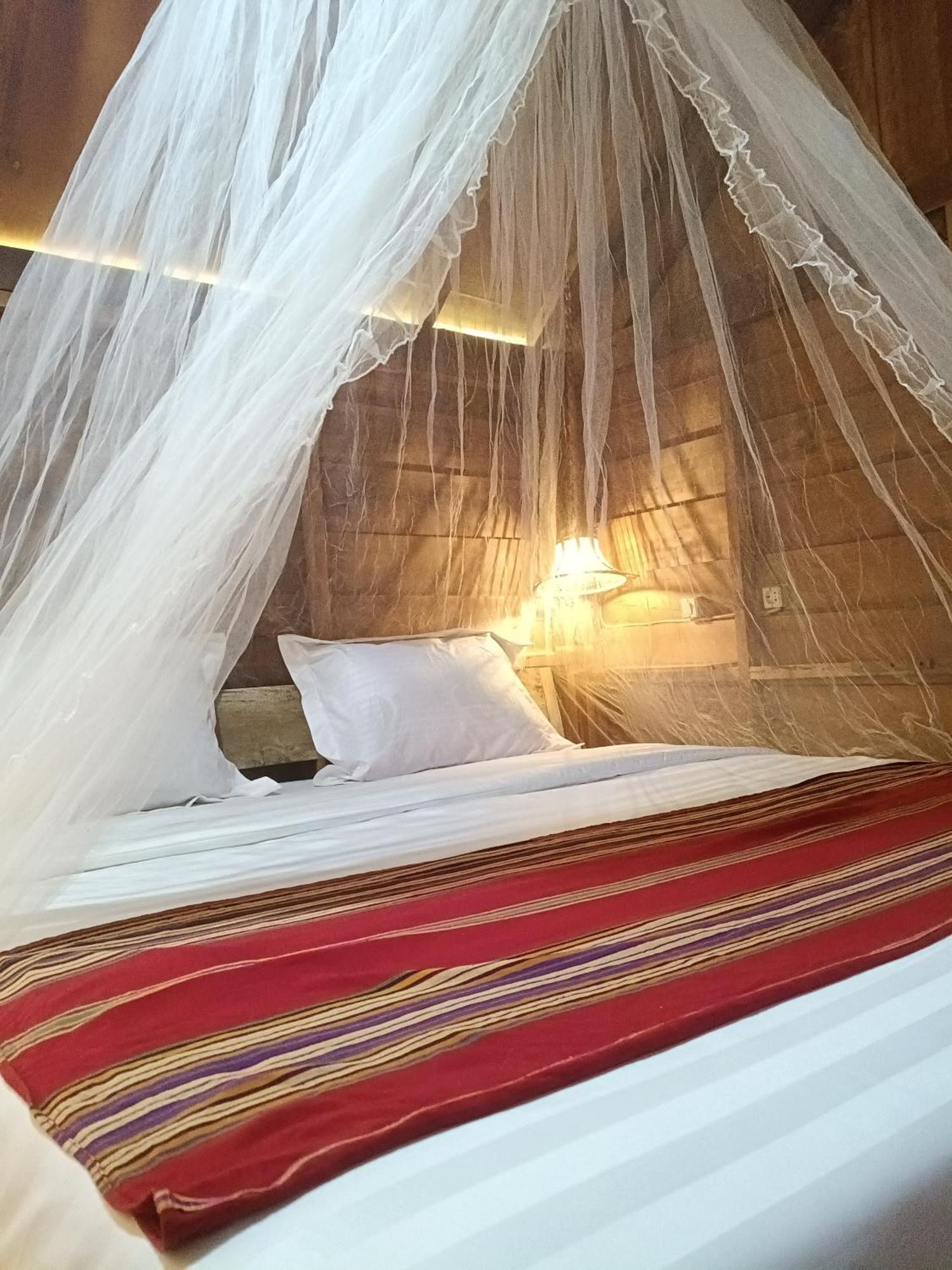 Raturinjani Homestay Selong Exteriér fotografie